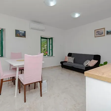 Roko Apartman Podspilje (Split)